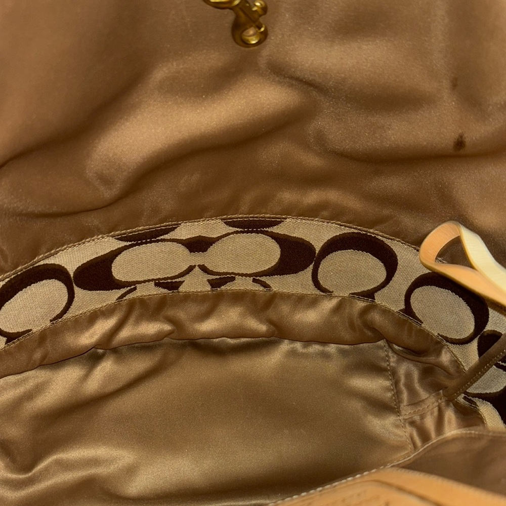 Beautiful Coach handbag - Picture 6 of 7